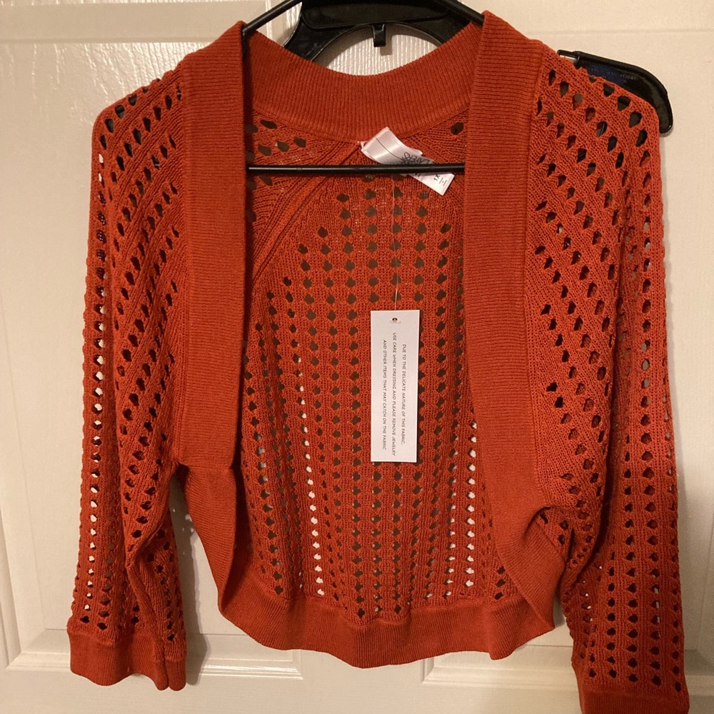 Wynns Layers cardigan most cropped crochet it’s 23 ptp 29 length.